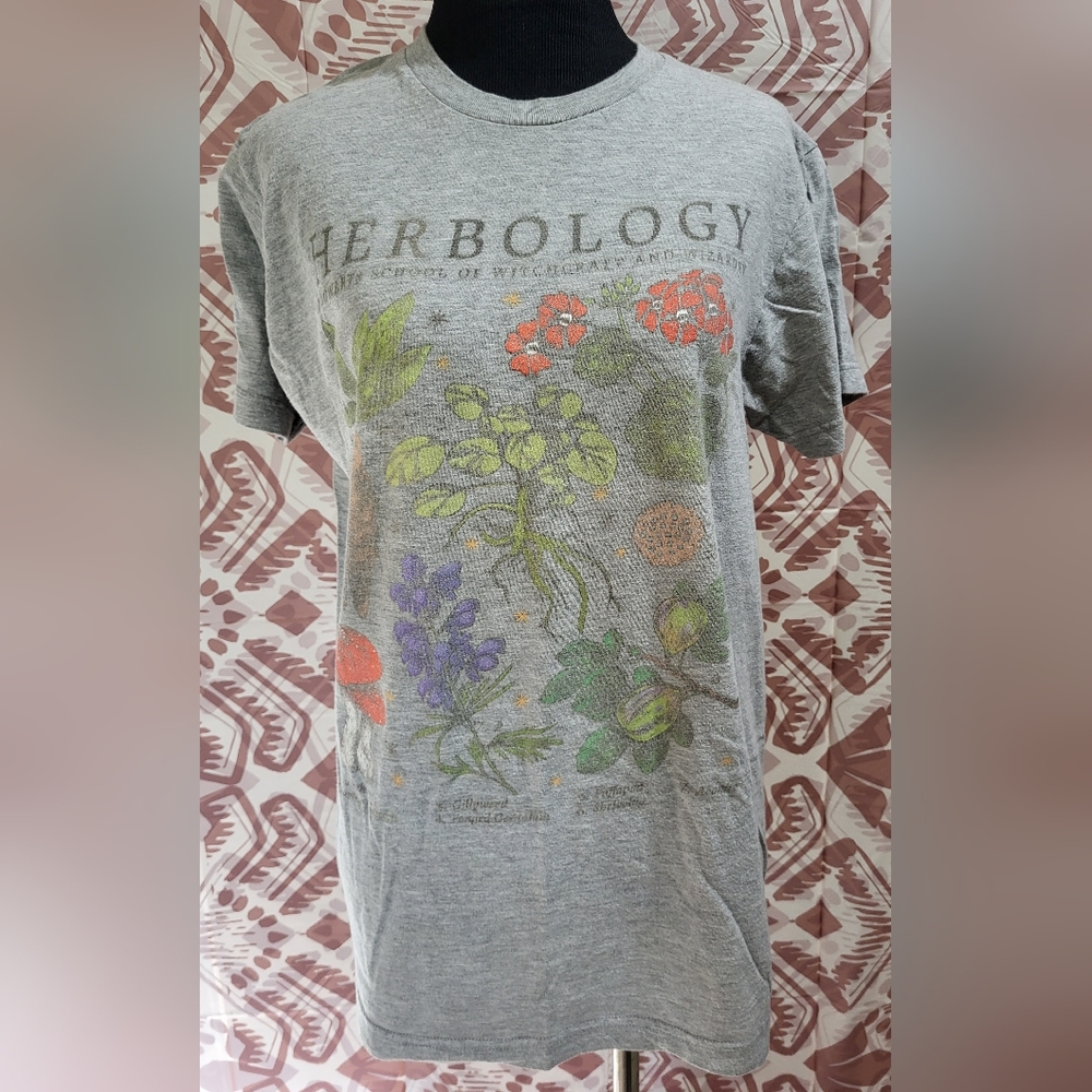 Women's Size Medium Herbology Tee